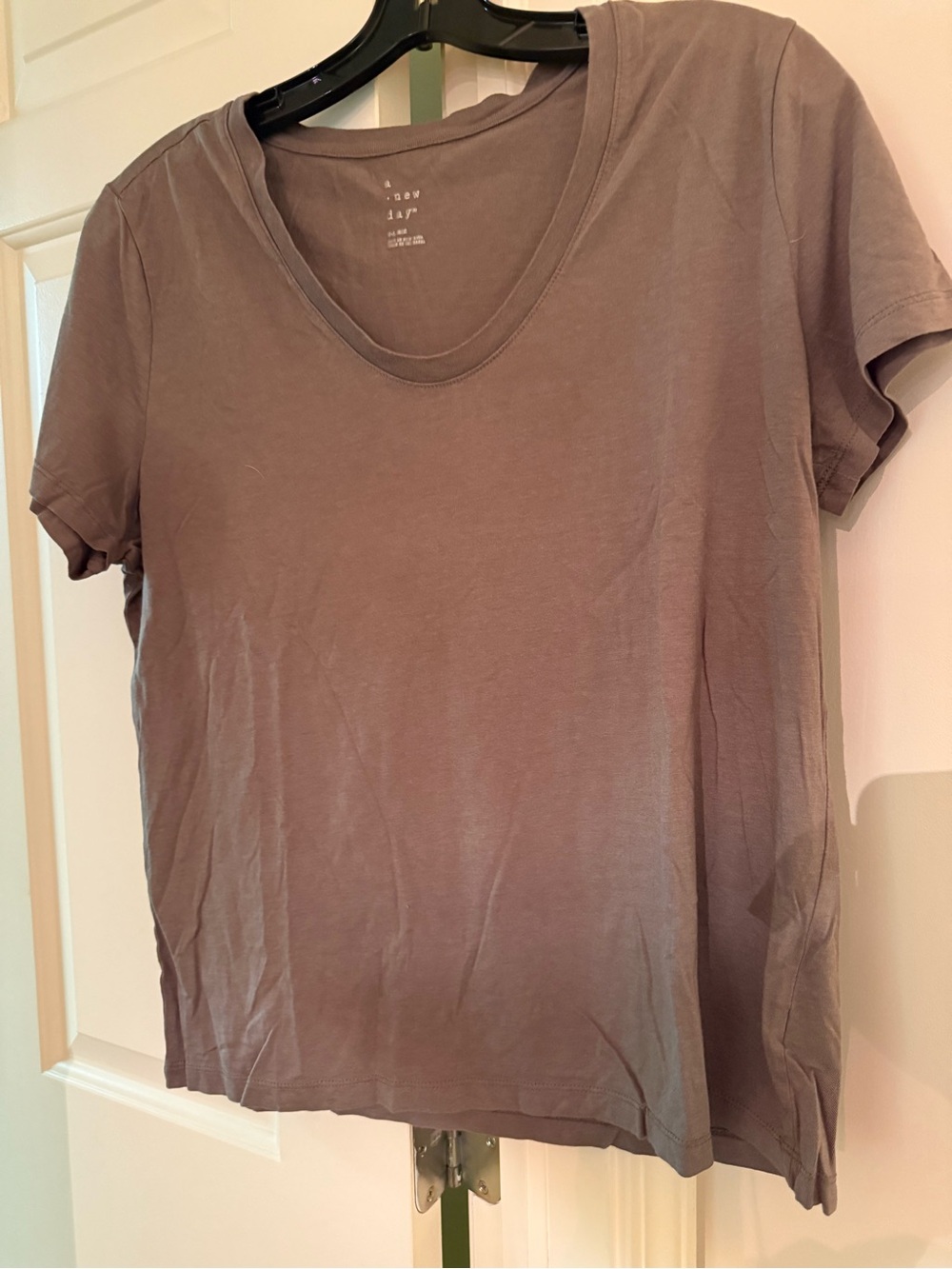 a new day Short Sleeve Crewneck Tee in Mauve
